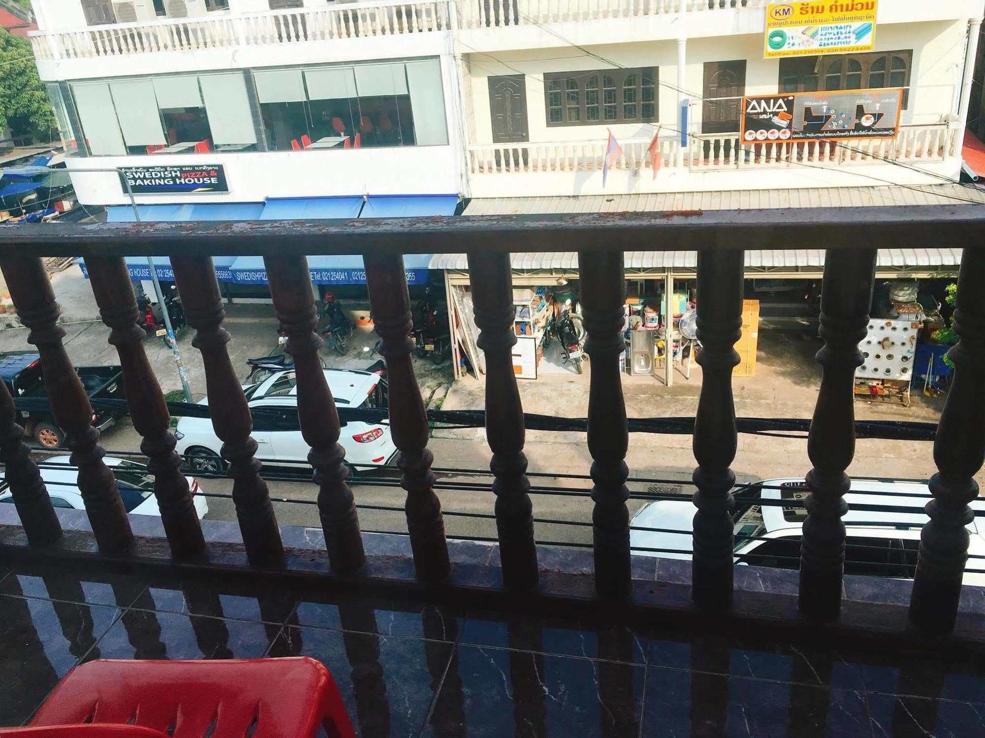 Bayern Guesthouse Ban Nongdouang Exterior photo